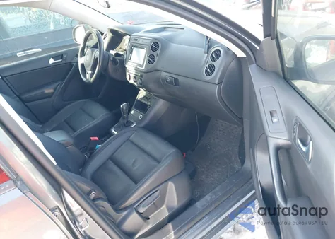 2016 Volkswagen Tiguan S from USA, damaged, VIN WVGAV7AX9GW554005